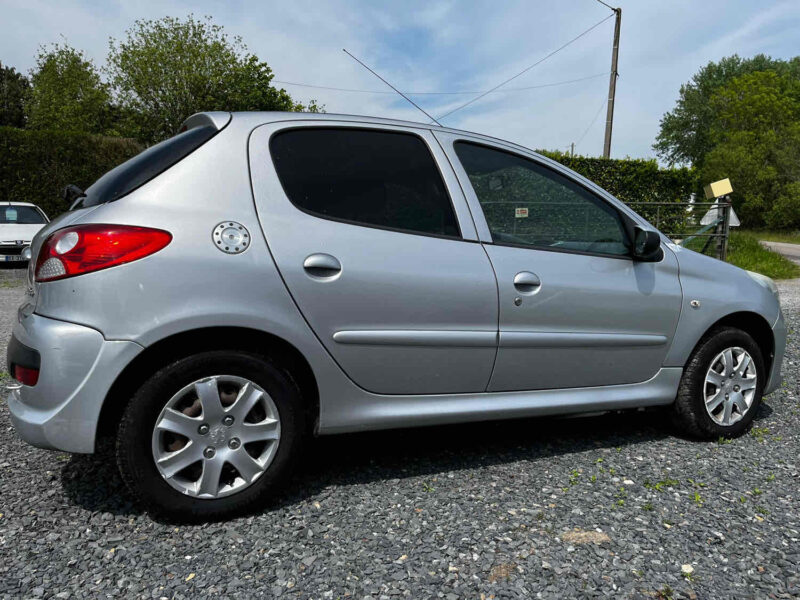 PEUGEOT 206+ 2010