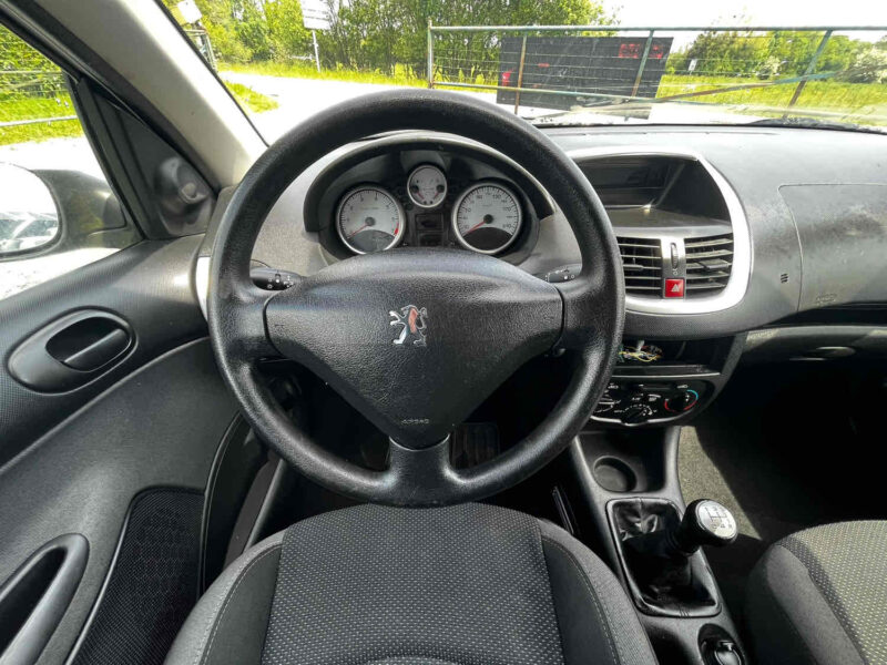 PEUGEOT 206+ 2010