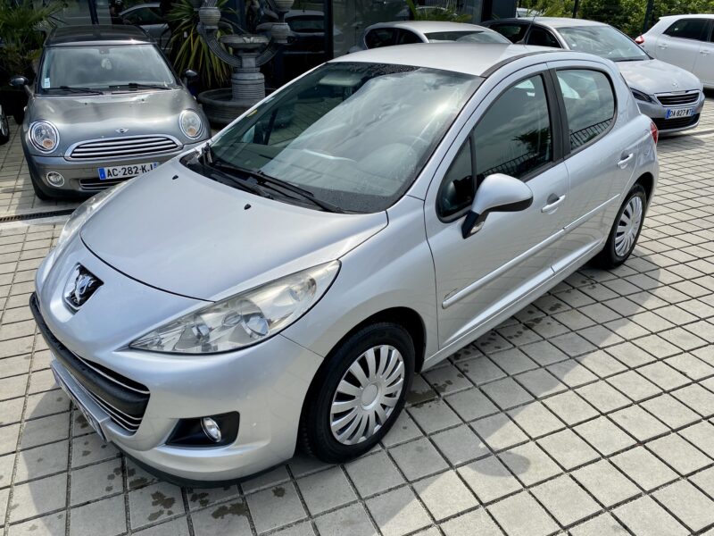 PEUGEOT 207 2010