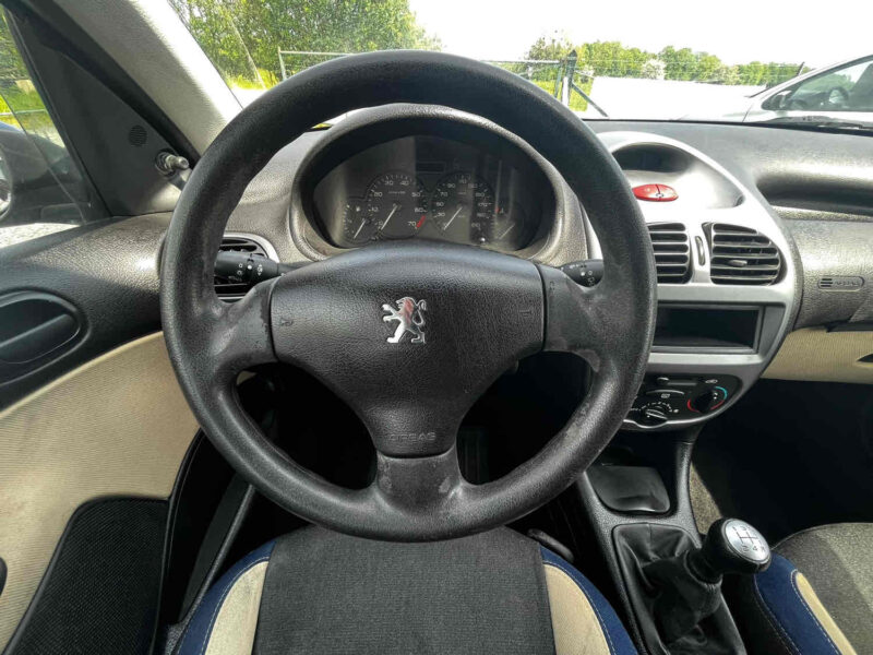 PEUGEOT 206  2004