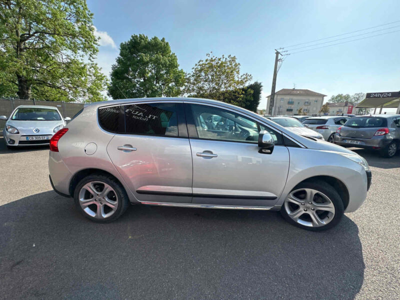 PEUGEOT 3008 Monospace 2012