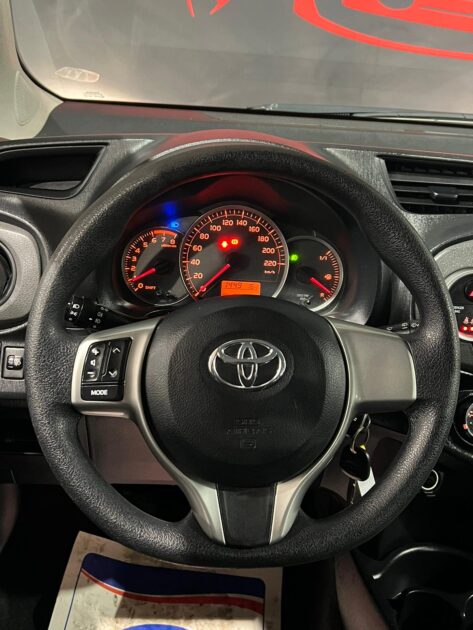 TOYOTA YARIS 2012