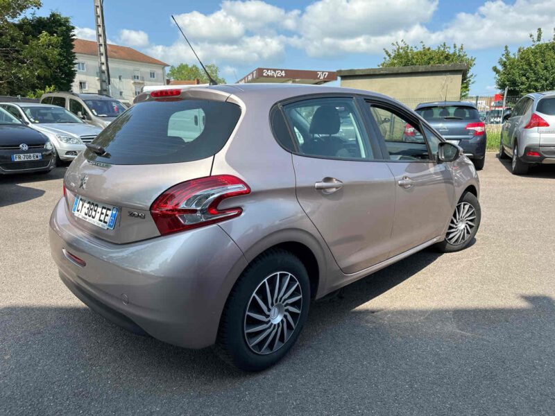 PEUGEOT 208 I 2013