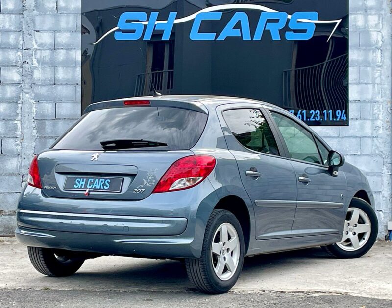 PEUGEOT 207 2010