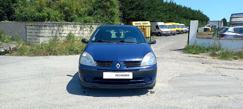 RENAULT CLIO II 1ER MAIN 