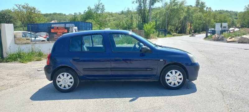 RENAULT CLIO II 1ER MAIN 