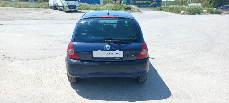 RENAULT CLIO II 1ER MAIN 