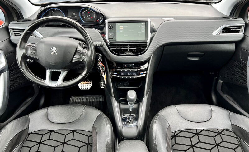 PEUGEOT 208 I 2015