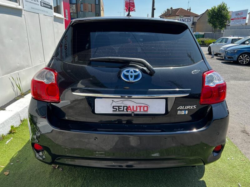 TOYOTA AURIS 2010