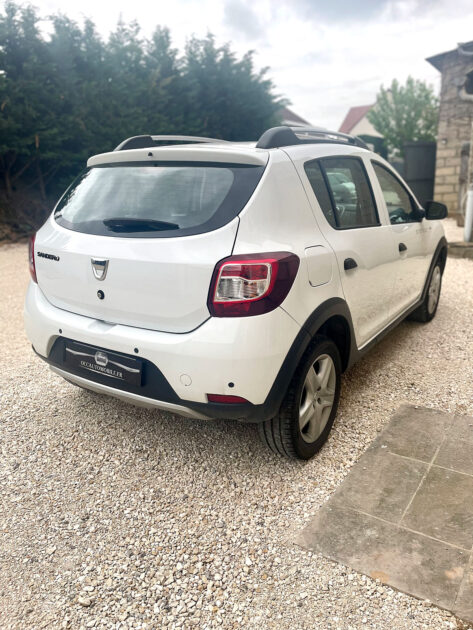 DACIA SANDERO 2015