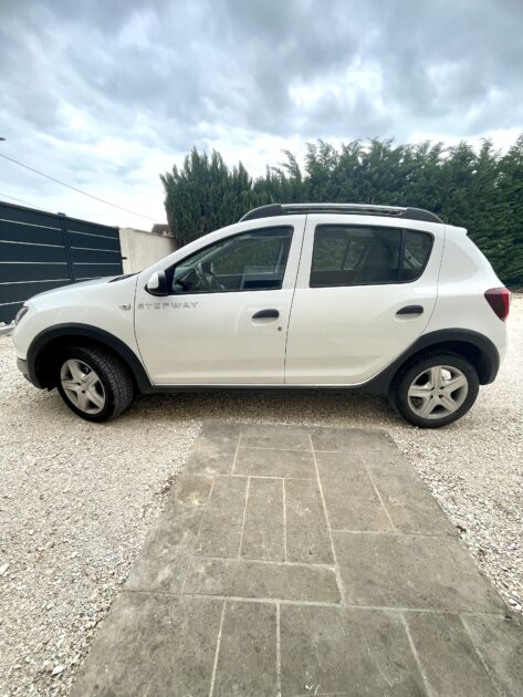 DACIA SANDERO 2015