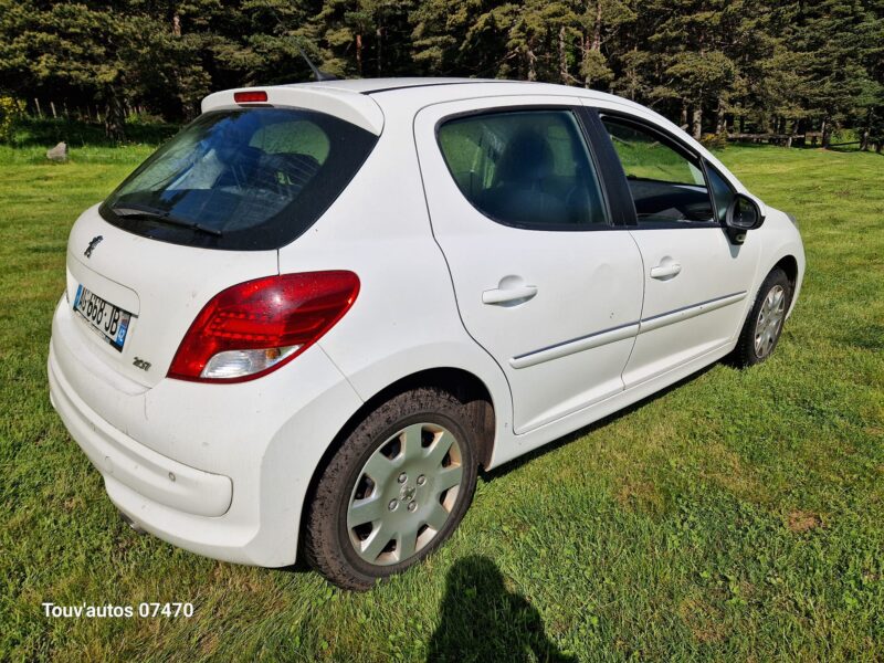 PEUGEOT 207 1.6 HDI 90 