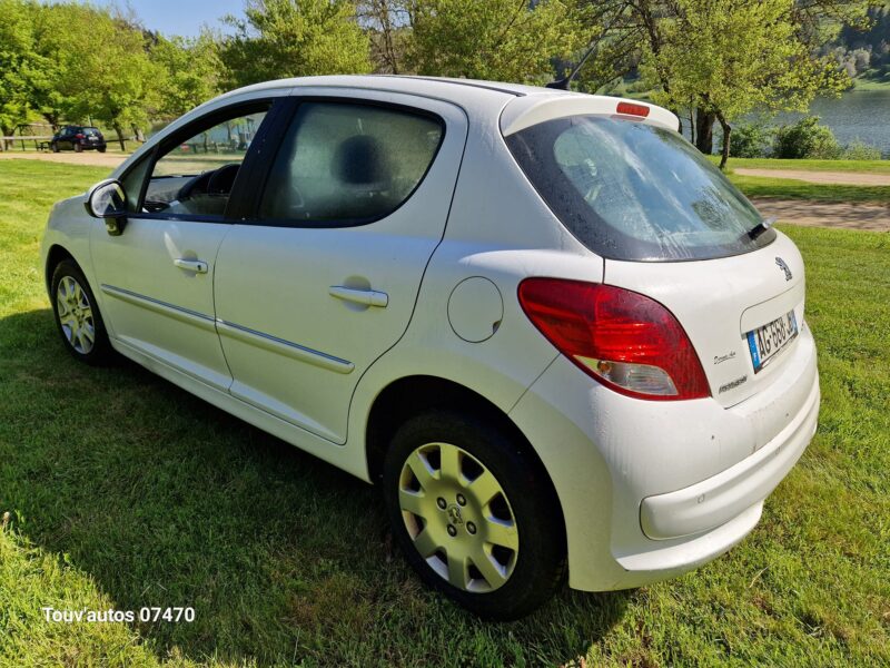 PEUGEOT 207 1.6 HDI 90 