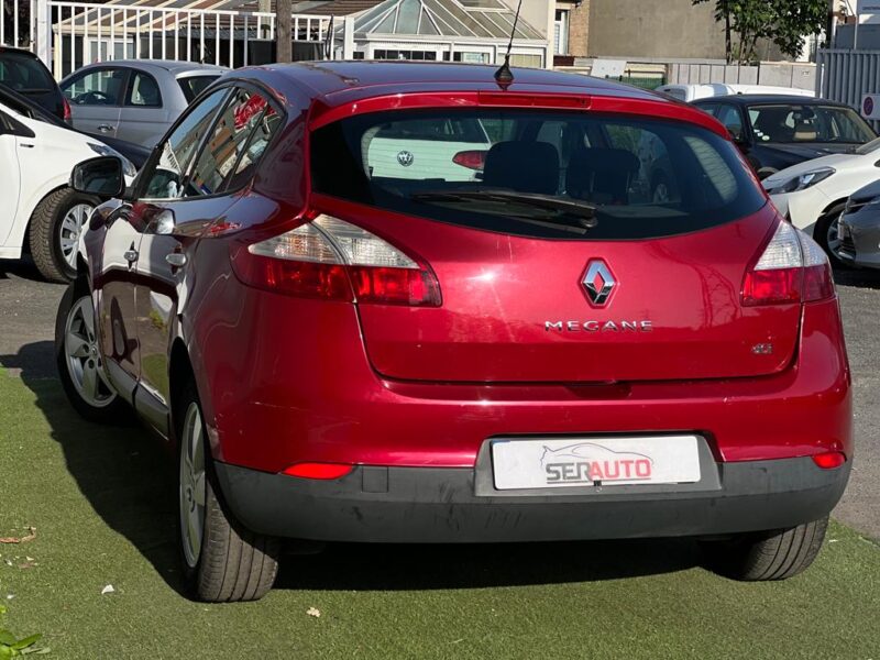 RENAULT MEGANE III  2011