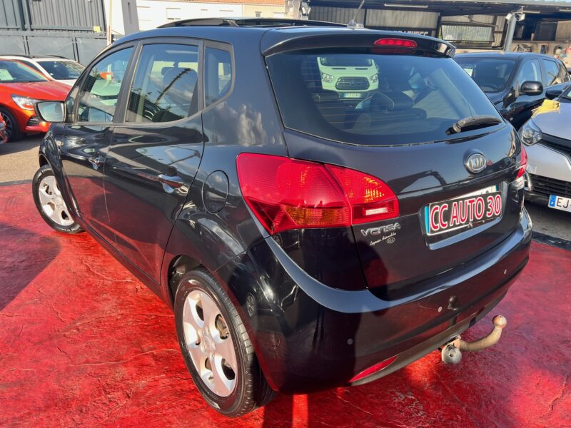 KIA VENGA 2011