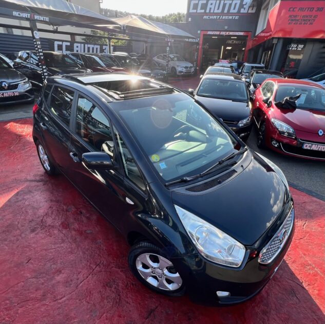 KIA VENGA 2011