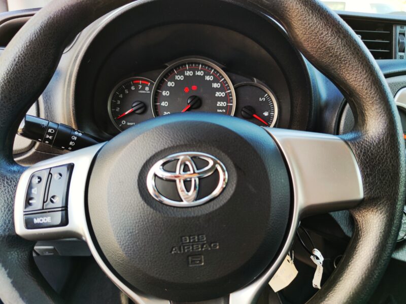 TOYOTA YARIS 2014