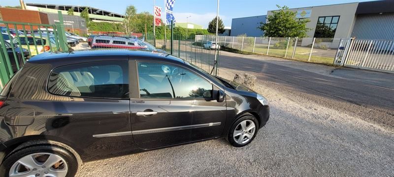 RENAULT CLIO 3 2009