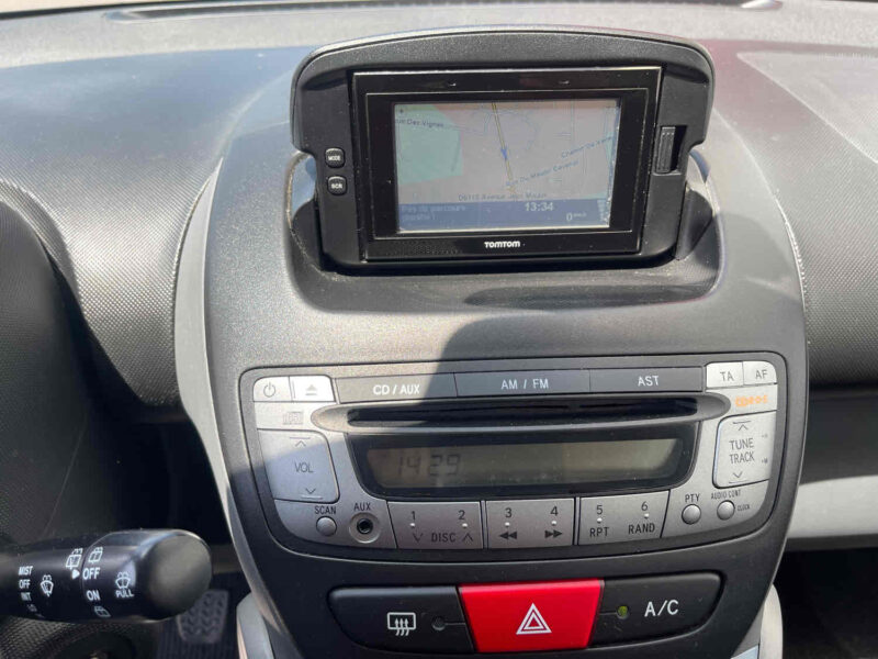 TOYOTA  AYGO 2011