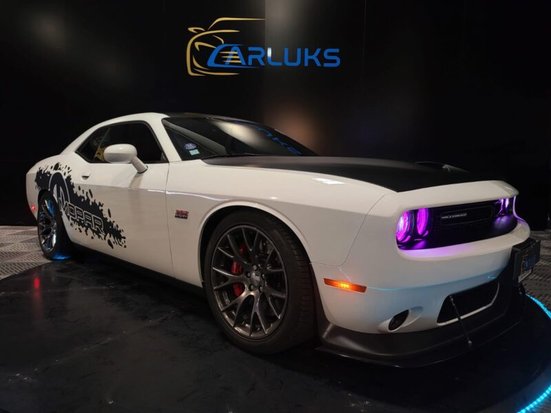 DODGE CHALLENGER COUPE 6.4 SRT8 480cv / TOIT OUVRANT / SIEGES MASSANT 