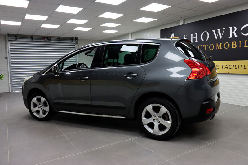 PEUGEOT 3008 2011