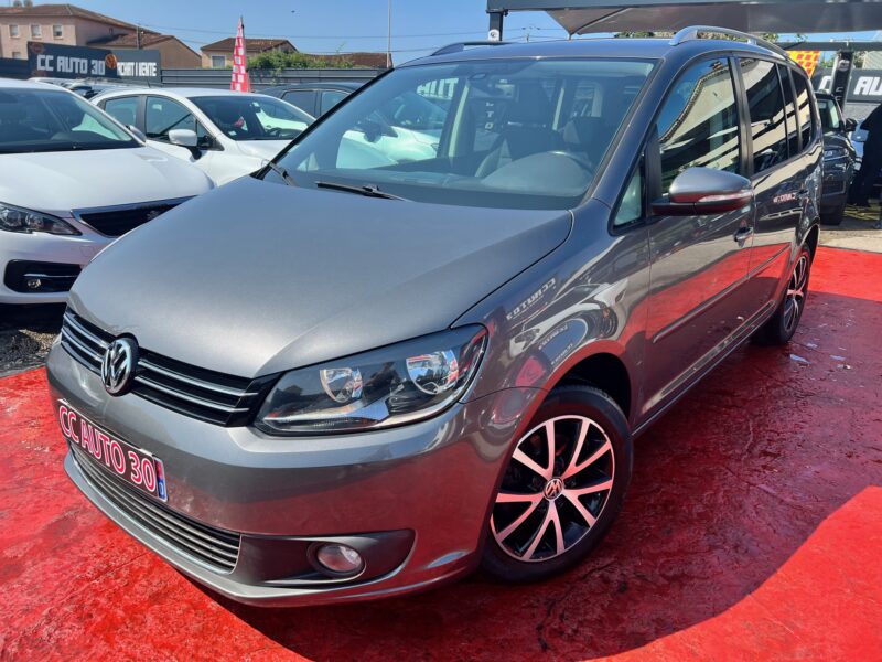 VOLKSWAGEN TOURAN 2012