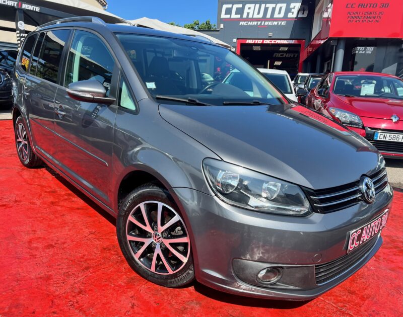 VOLKSWAGEN TOURAN 2012