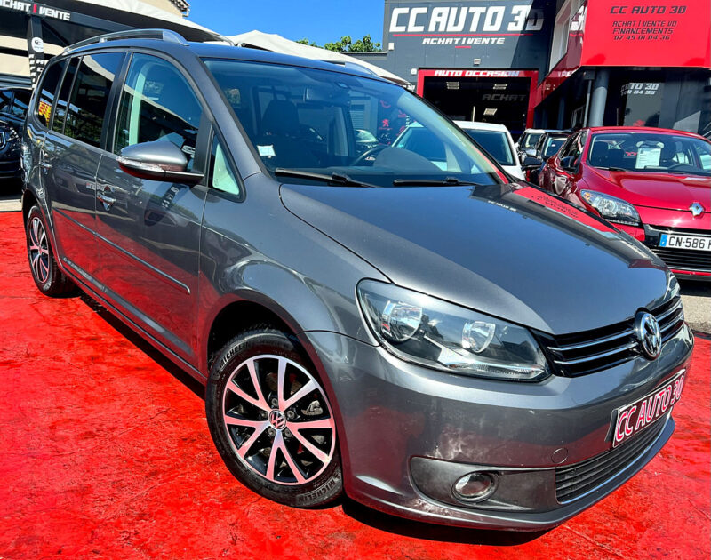 VOLKSWAGEN TOURAN 2012