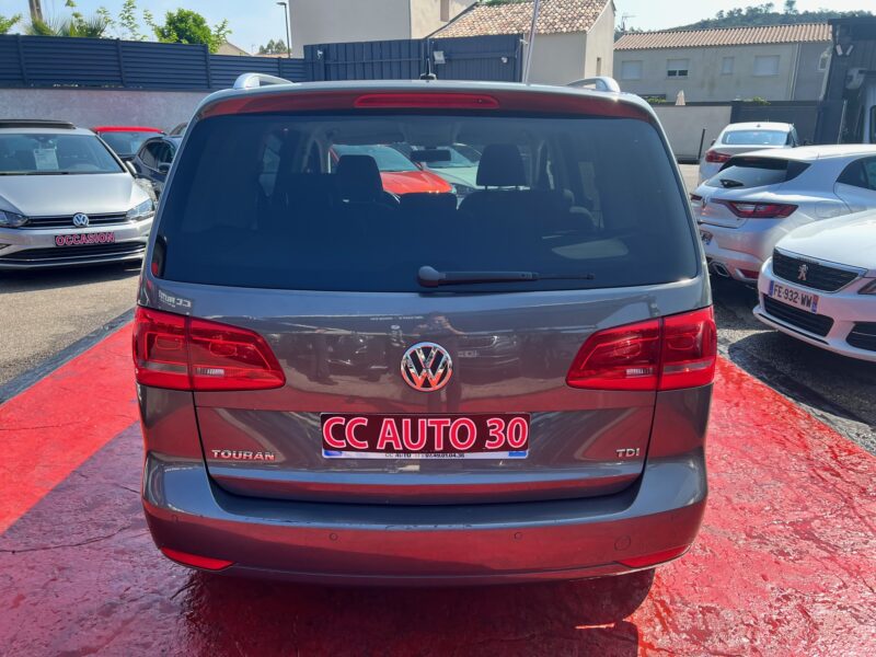 VOLKSWAGEN TOURAN 2012