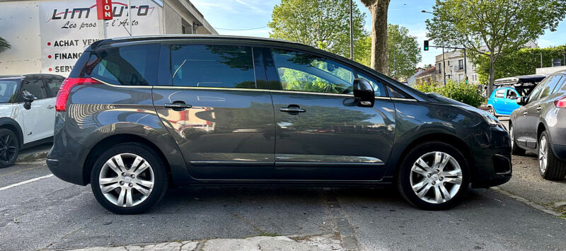 PEUGEOT 5008 2014