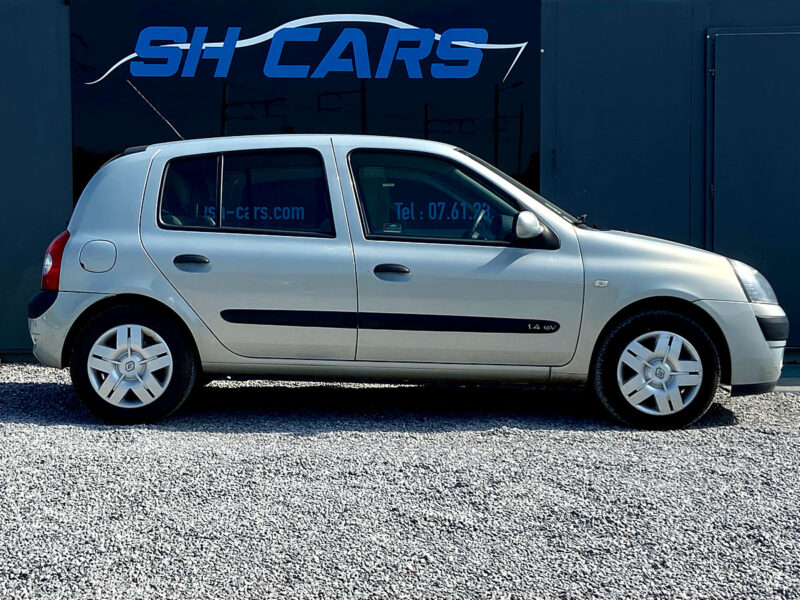 RENAULT CLIO 2003