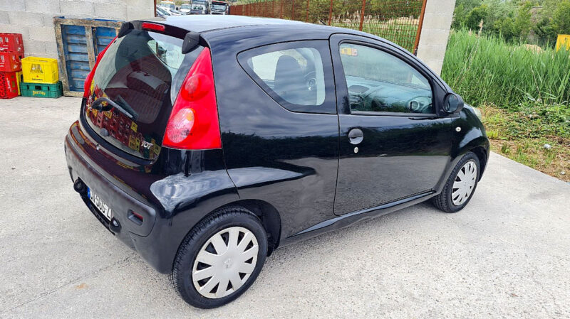 PEUGEOT 107 2006