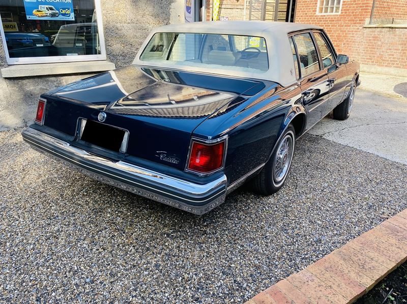 CADILLAC SEVILLE A trois volumes 1976