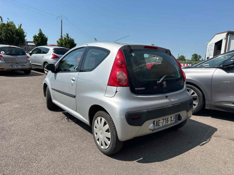 PEUGEOT 107 2009