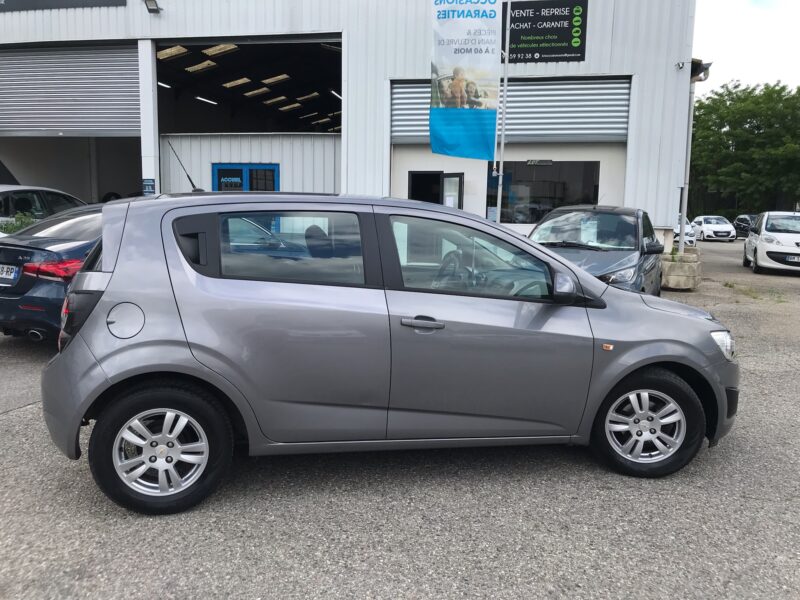 CHEVROLET AVEO - 1.2 i 86cv LT 16V hatchback - GARANTIE 6 MOIS