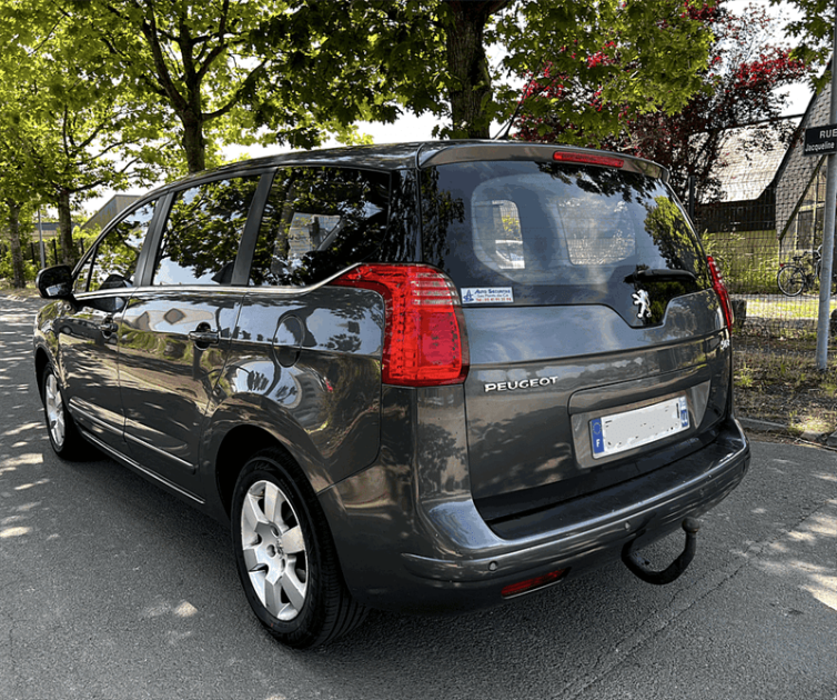 PEUGEOT 5008 2010