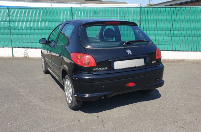 PEUGEOT 206 1.4e 75ch Génération