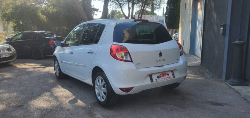 Renault Clio III TOMTOM phase 2 