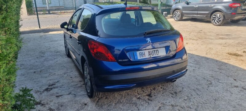 Peugeot 207 1.6 HDI 16V 90CH BLUE LION PREMIUM