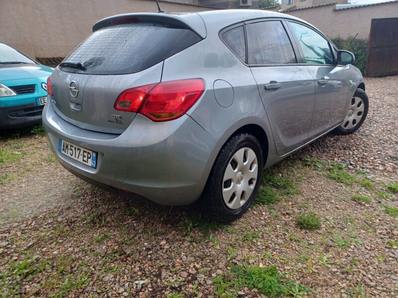 OPEL ASTRA J 2010