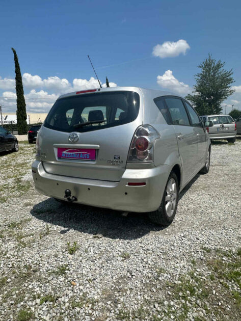 TOYOTA COROLLA Verso 2004