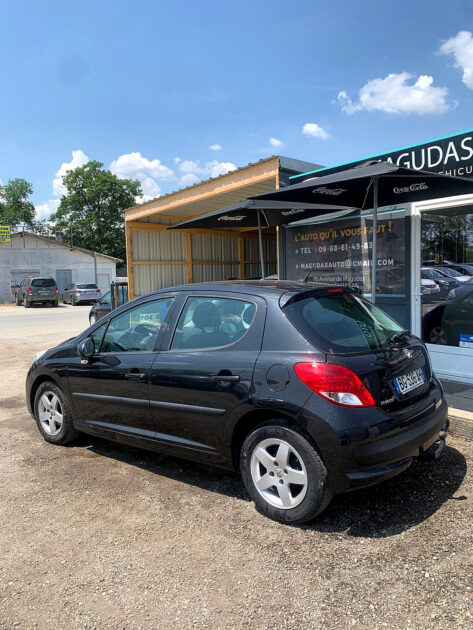 PEUGEOT 207 1.4 i 73cv