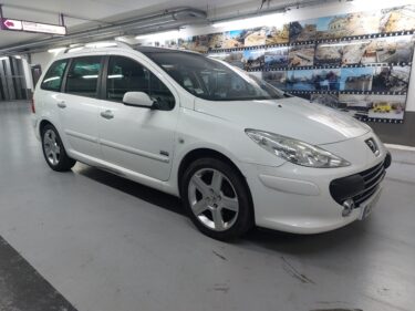 PEUGEOT 307 SW phase 2 1.6 HDI 7 PLACES 110 NAVTEQ GPS RIEN A PREVOIR