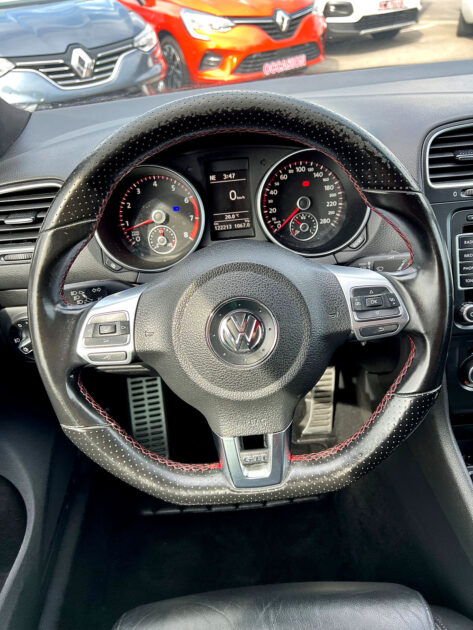 VOLKSWAGEN GOLF VI 2011