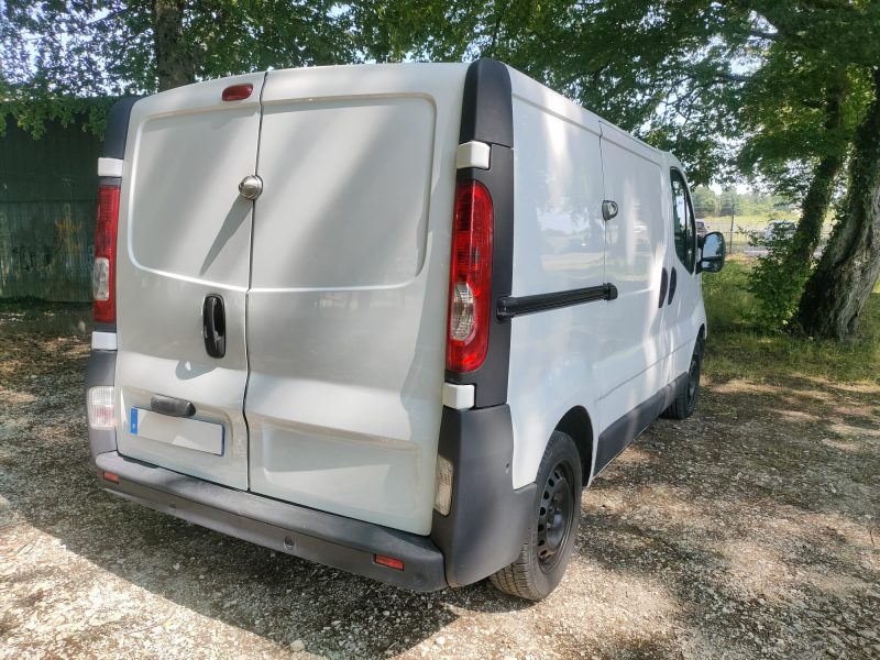 RENAULT TRAFIC 2,0 DCI 115 CH Grand confort