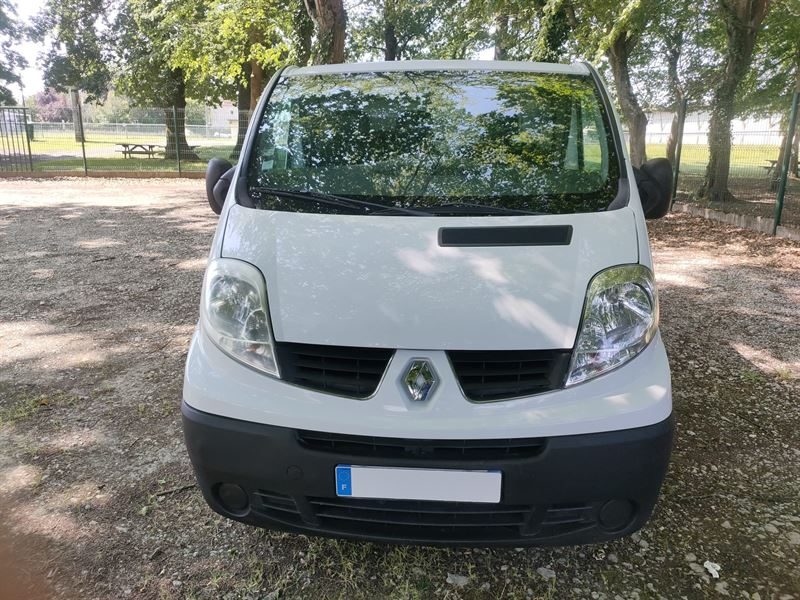 RENAULT TRAFIC 2,0 DCI 115 CH Grand confort