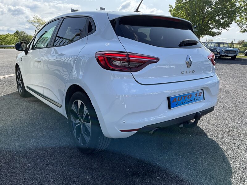 RENAULT CLIO  2022