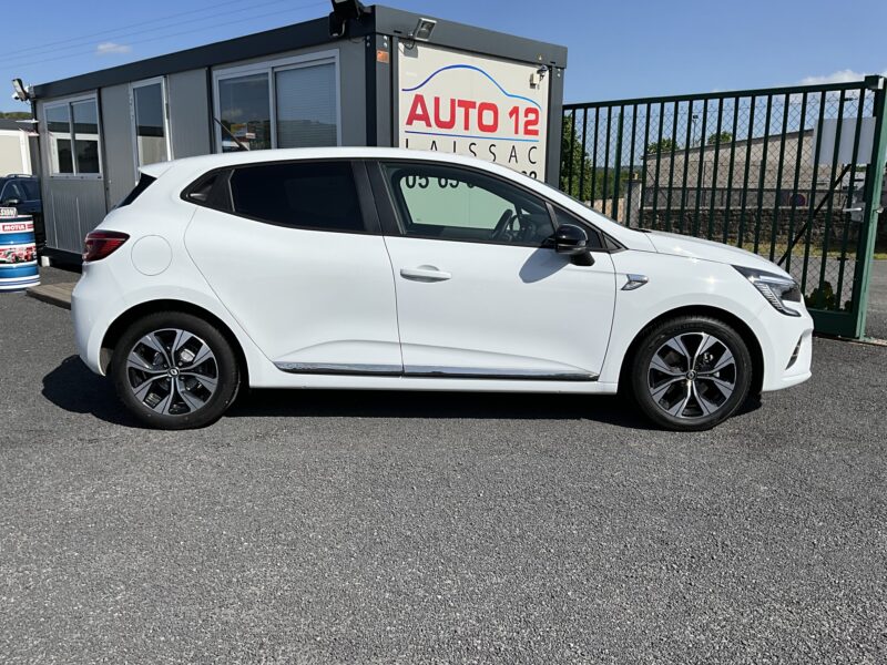 RENAULT CLIO  2022