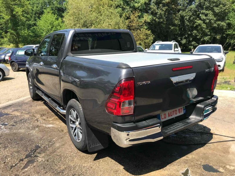 TOYOTA HILUX VIII Pick-up 2017