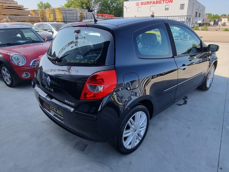 RENAULT CLIO III 1.5 dCi 105 Initiale